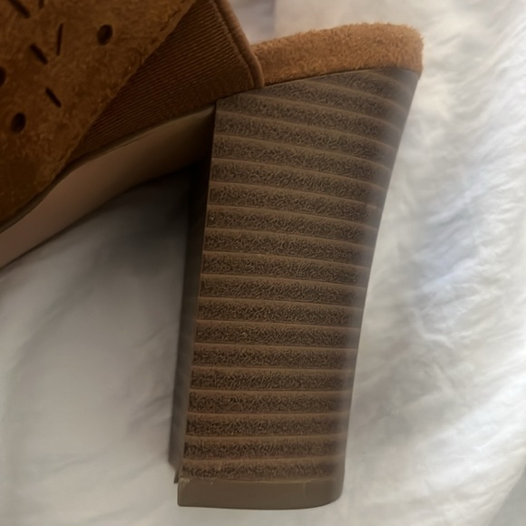 OXO BROWN SUEDE OPEN-TOE HEELS. NEW NEVER WORN. SIZE 8. Super Cute 🥰 - Picture 3 of 10